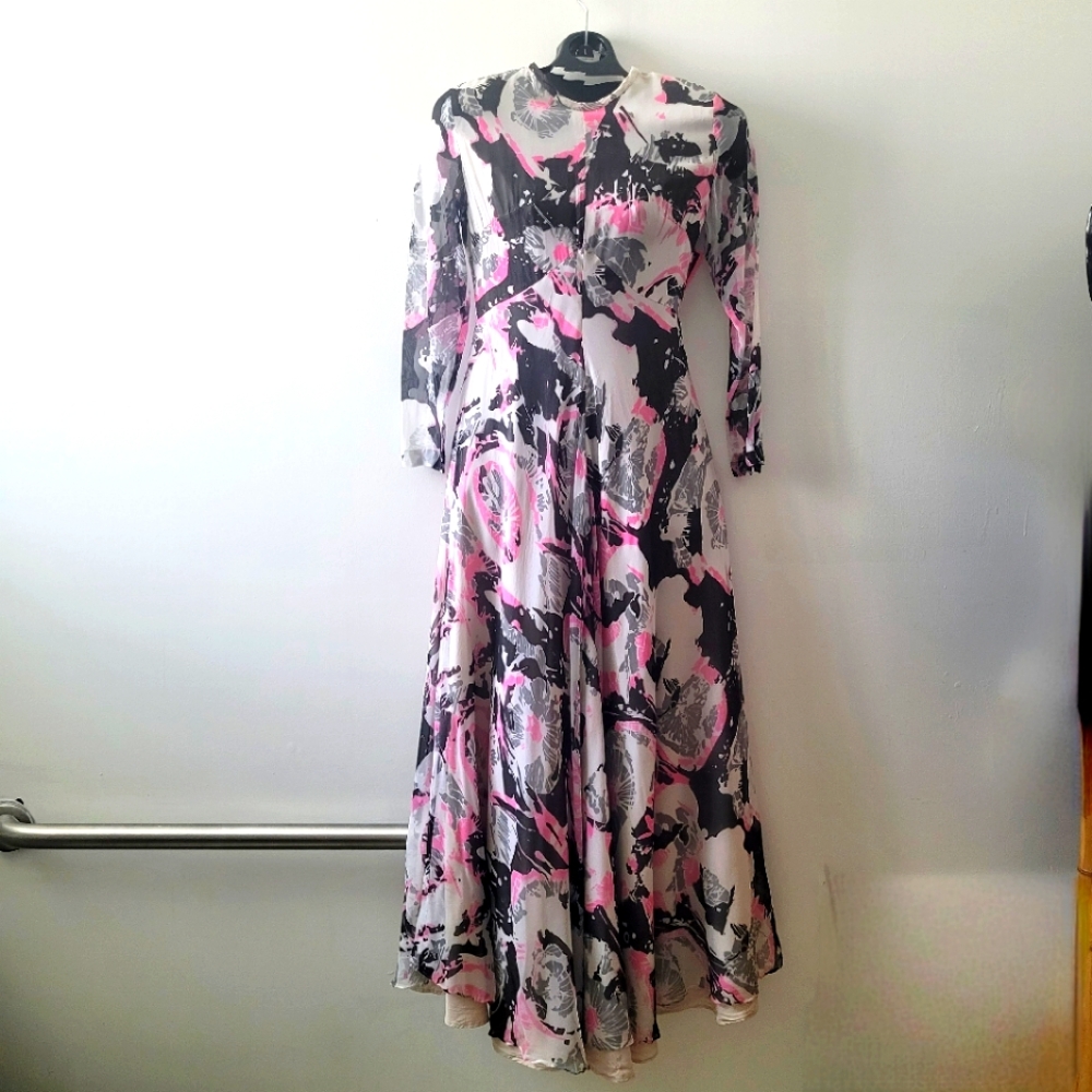 Vintage 70s "Leslie Faye" B/W & Pink Pattern Maxi Dress. Size: S (waist: 25")